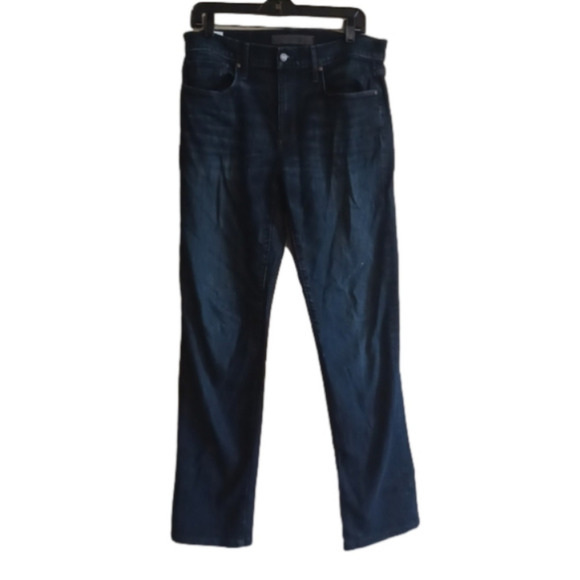 𝅺Joe's jeans, men's size 32 .Nice darker washdress up jeans for the fall.